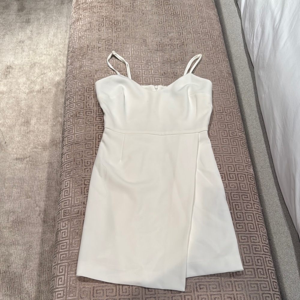 French Connection Whisper Envelope Skirt Dress
Summer white size US 2